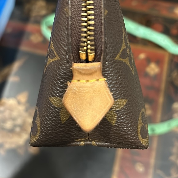 Louis Vuitton cosmetic bag. No box or dust bag. Guaranteed authentic. - Picture 6 of 9